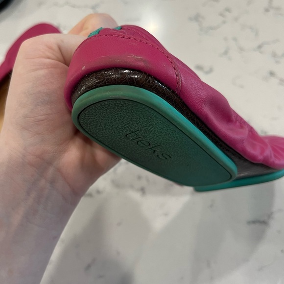 Fuchsia Tieks - Picture 4 of 9